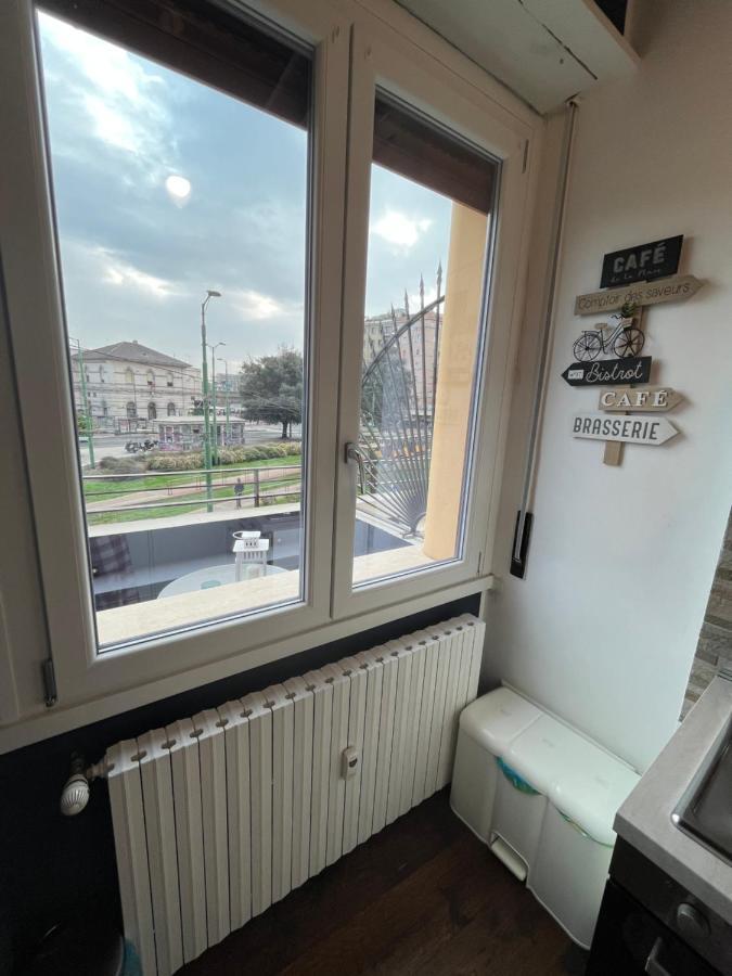 Citta Studi Apartment - Front Metro Lambrate ミラノ エクステリア 写真