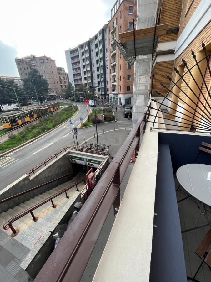 Citta Studi Apartment - Front Metro Lambrate ミラノ エクステリア 写真